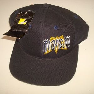 MICHIGAN WOLVERINES VINTAGE SNAPBACK HAT CAP 90S‎